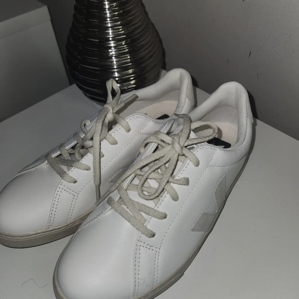Veja Urca Sneaker - Picture 6 of 6
